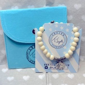 T JAZELLE CACTUS ON MOONSTONE*